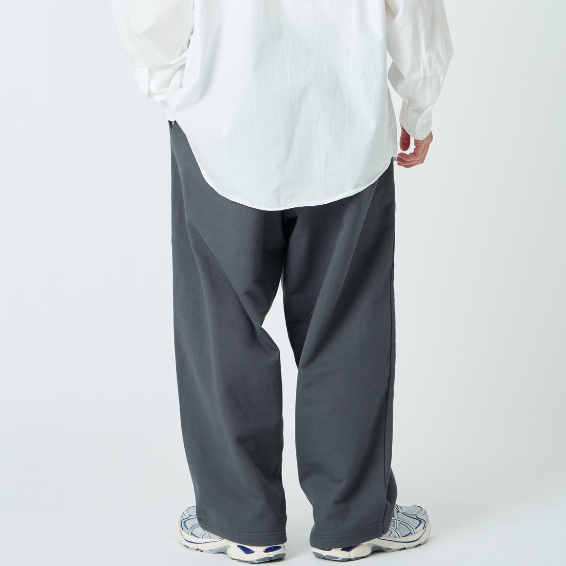 GRAMiCCi [グラミチ] 別注 ワイドスウェットパンツ [GUP6-S2017-JF] CHARCOAL &&モデル身長：168cm 着用サイズ：M&&