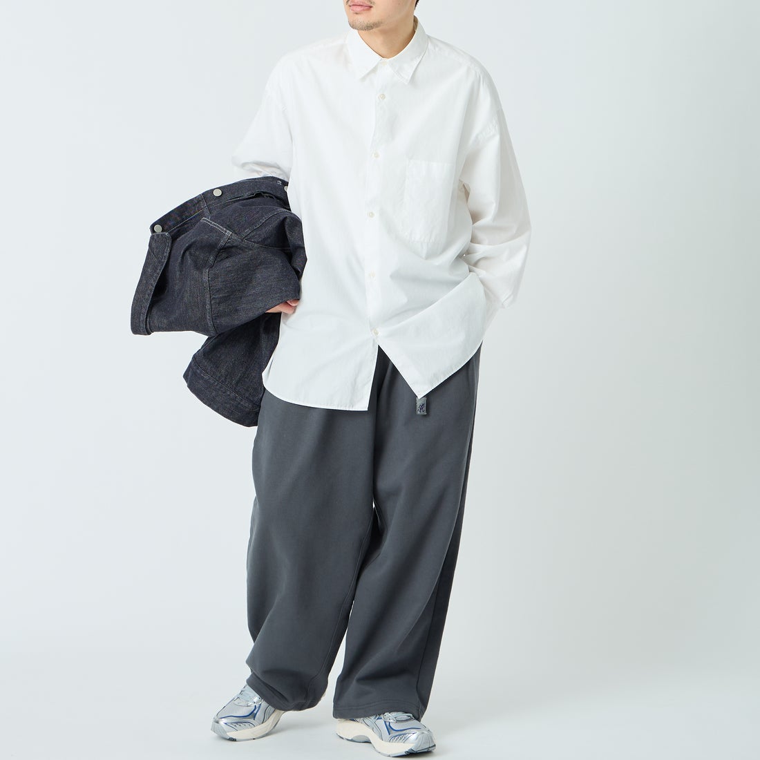 Gramicci [グラミチ] 別注 ワイドスウェットパンツ [GUP6-S2017-JF] CHARCOAL &&モデル身長：168cm 着用サイズ：M&&