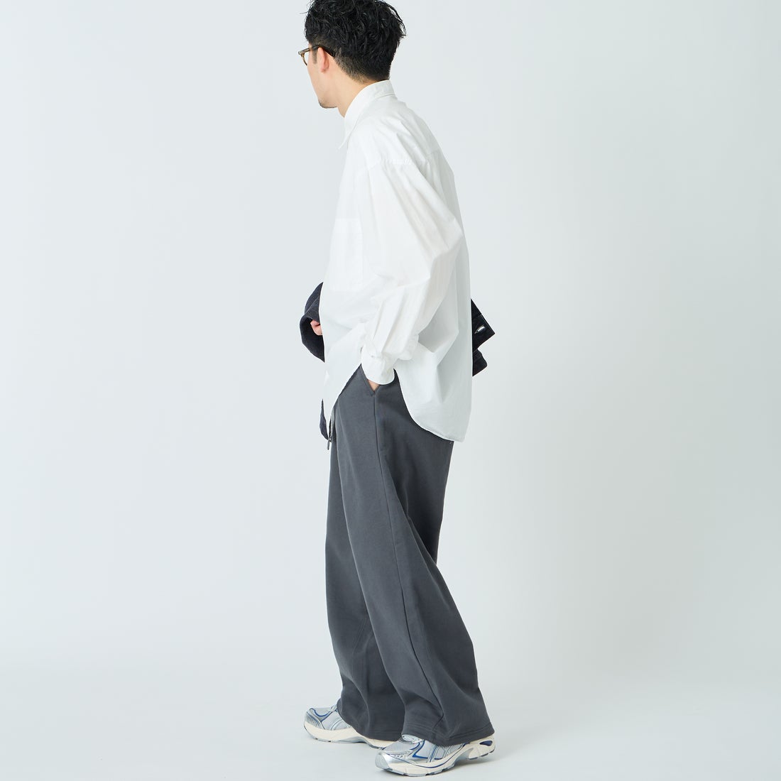 Gramicci [グラミチ] 別注 ワイドスウェットパンツ [GUP6-S2017-JF] CHARCOAL &&モデル身長：168cm 着用サイズ：M&&