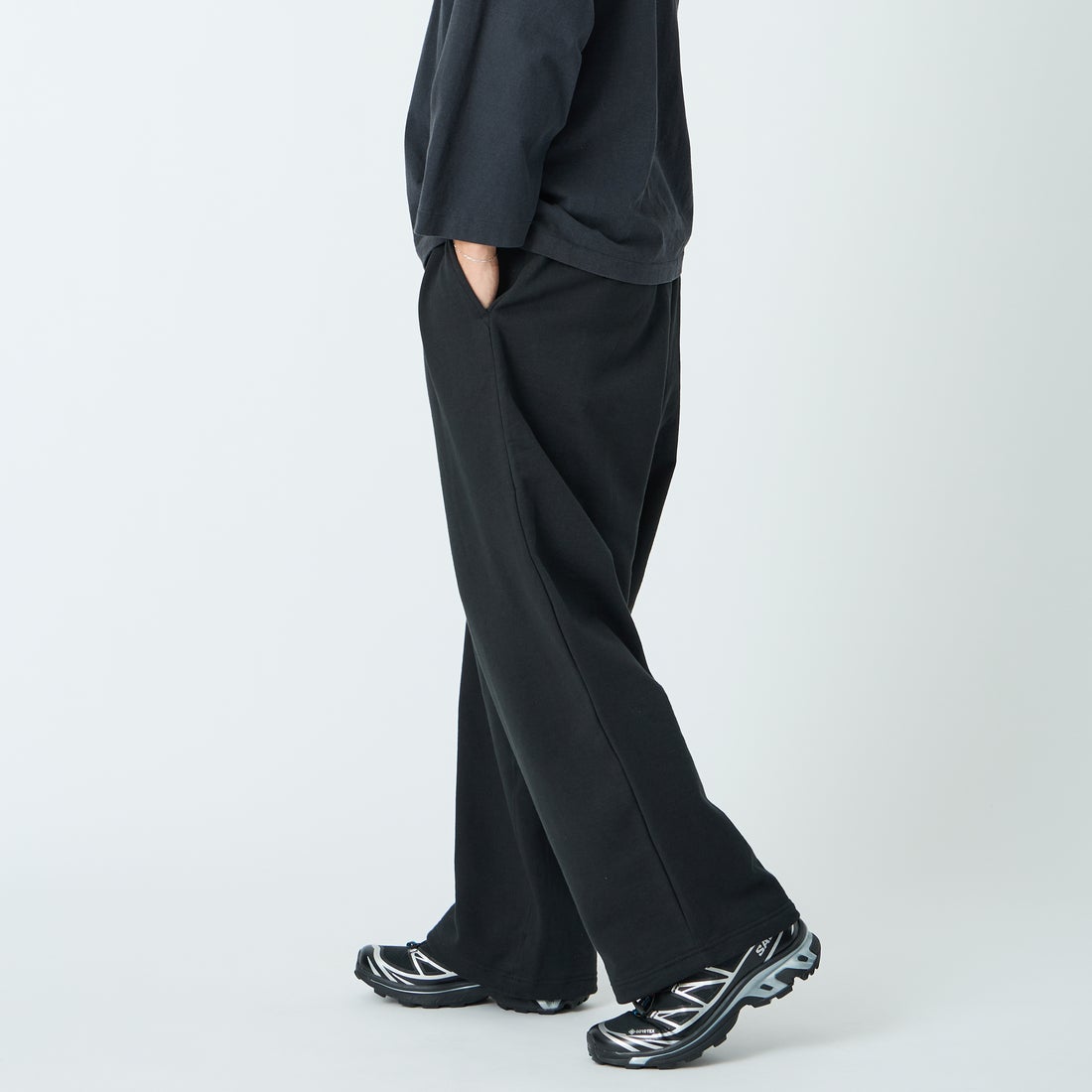 Gramicci [グラミチ] 別注 ワイドスウェットパンツ [GUP6-S2017-JF] BLACK &&モデル身長：179cm 着用サイズ：M&&