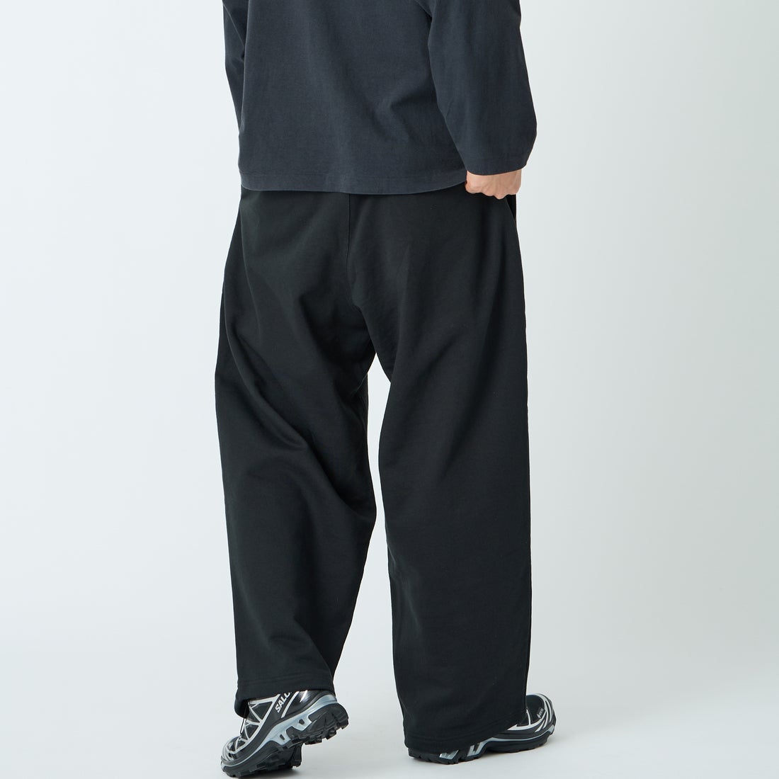 Gramicci [グラミチ] 別注 ワイドスウェットパンツ [GUP6-S2017-JF] BLACK &&モデル身長：179cm 着用サイズ：M&&