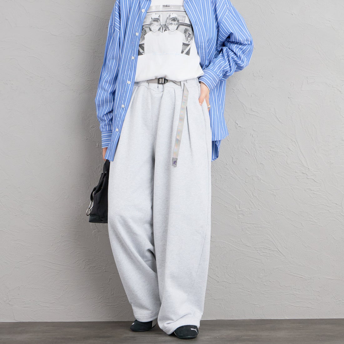 GRAMiCCi [グラミチ] 別注 ワイドスウェットパンツ [GUP6-S2017-JF] ASH &&モデル身長：162cm 着用サイズ：S&&