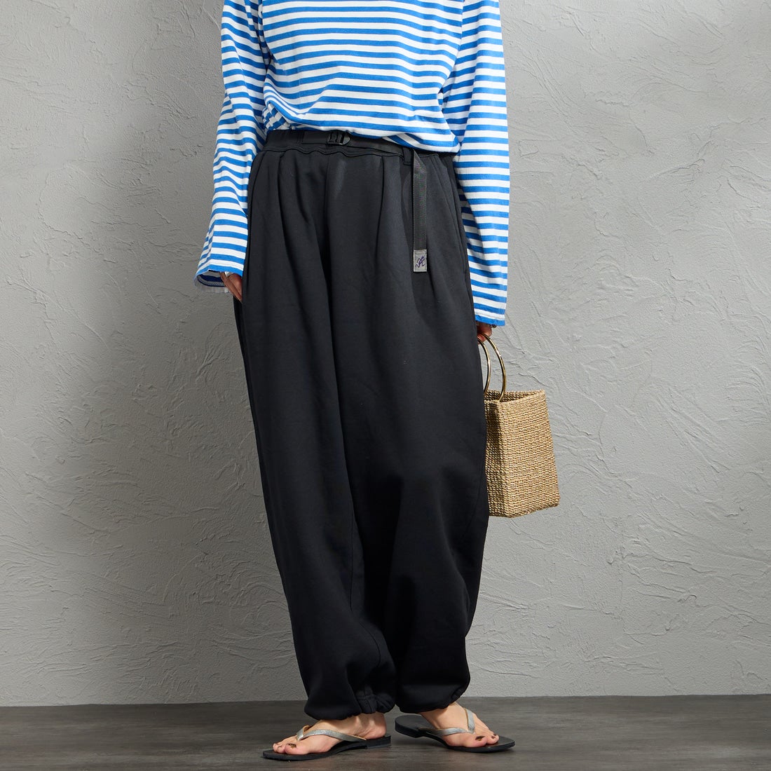 GRAMiCCi [グラミチ] 別注 ワイドスウェットパンツ [GUP6-S2017-JF] BLACK &&モデル身長：158cm 着用サイズ：S&&