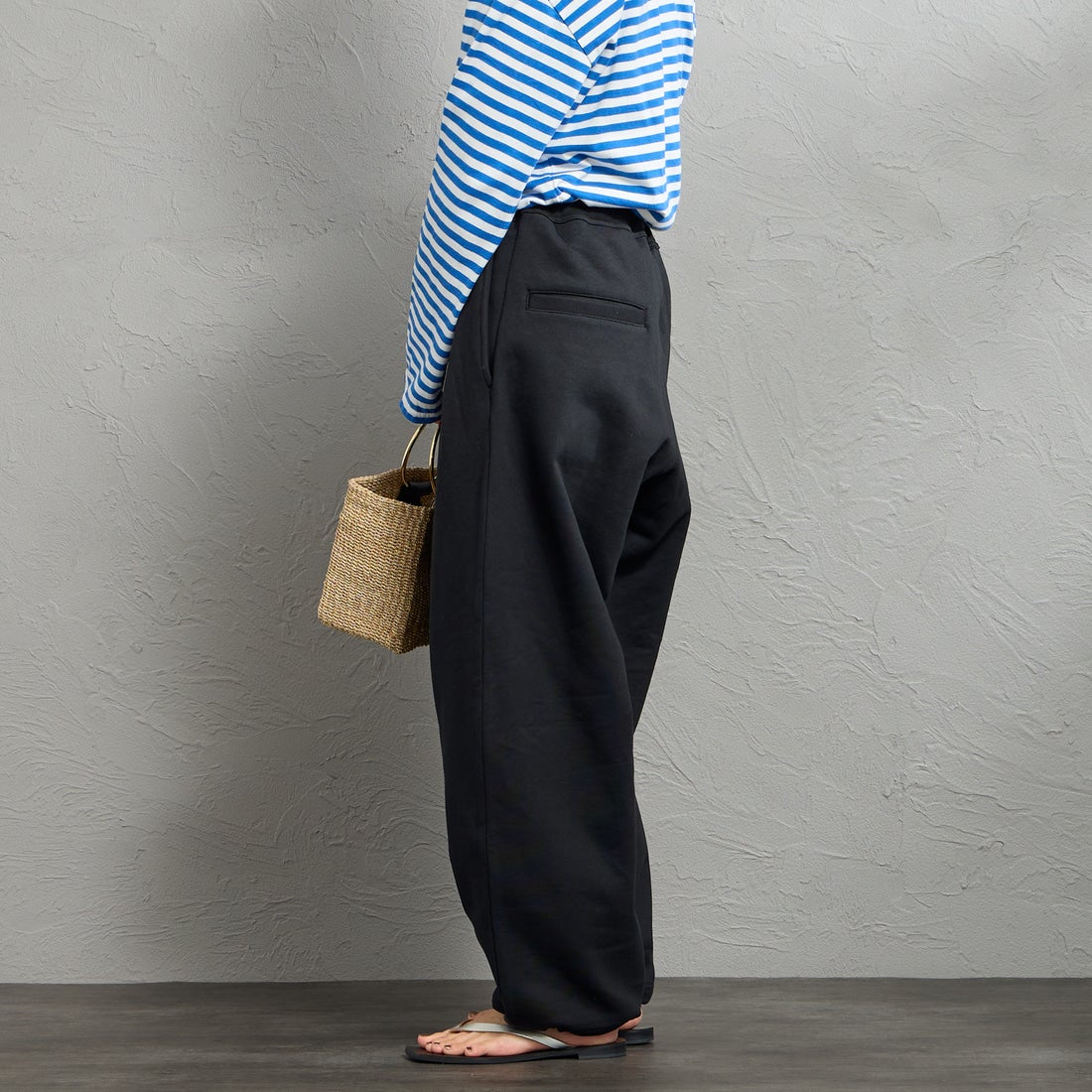 GRAMiCCi [グラミチ] 別注 ワイドスウェットパンツ [GUP6-S2017-JF] BLACK &&モデル身長：158cm 着用サイズ：XS&&