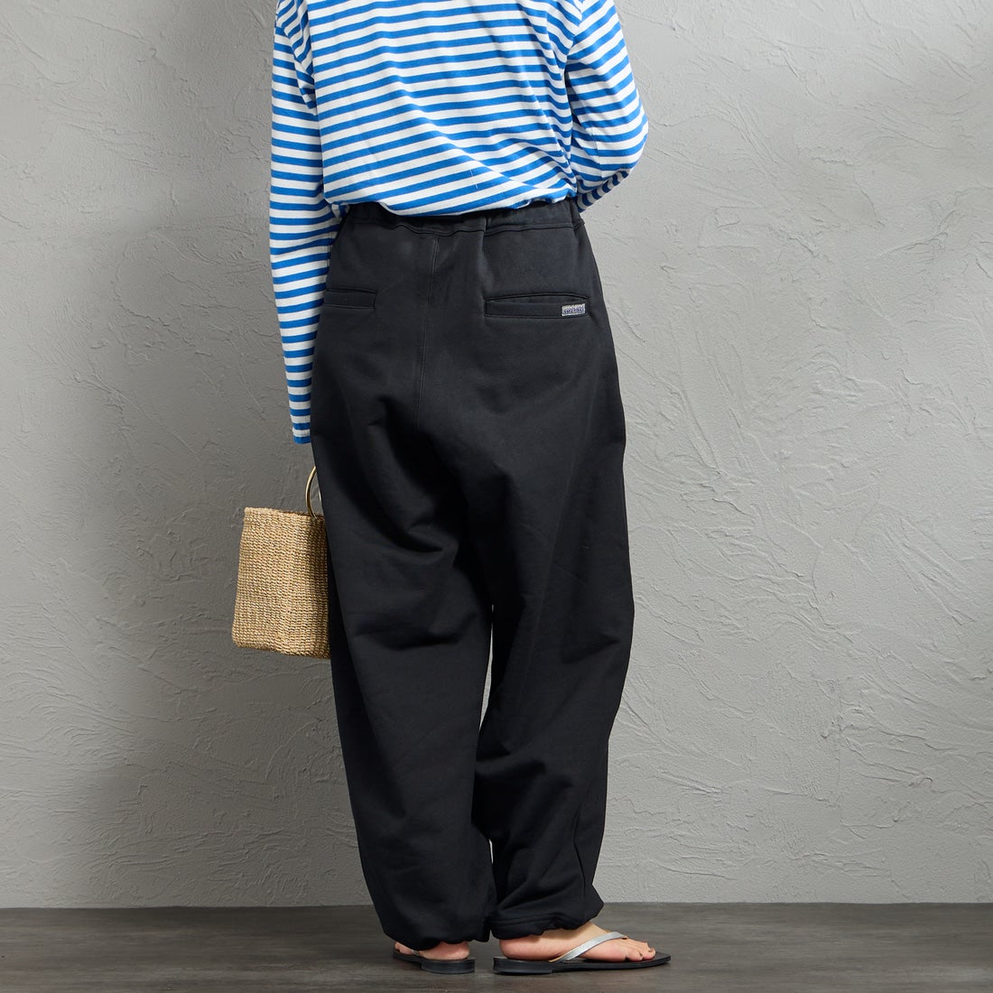 GRAMiCCi [グラミチ] 別注 ワイドスウェットパンツ [GUP6-S2017-JF] BLACK &&モデル身長：158cm 着用サイズ：XS&&