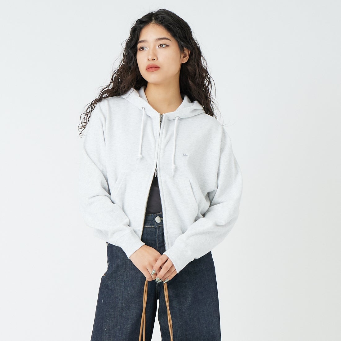 SCREEN STARS [スクリーンスターズ] 別注 HELLO ジップスウェットパーカー [2621-416IN-JF] ASH &&モデル身長：162cm 着用サイズ：F&&