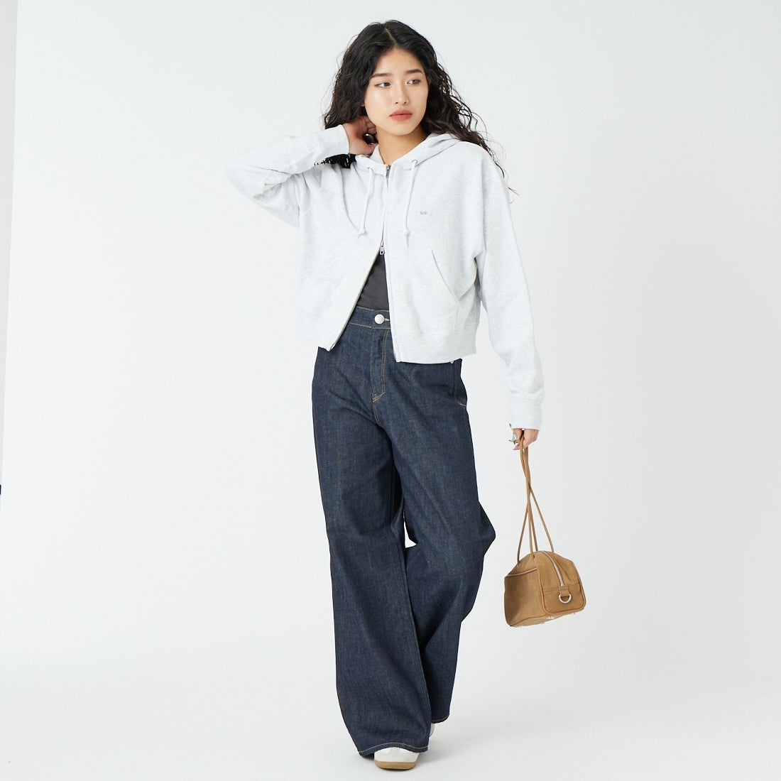 SCREEN STARS [スクリーンスターズ] 別注 HELLO ジップスウェットパーカー [2621-416IN-JF] ASH &&モデル身長：162cm 着用サイズ：F&&