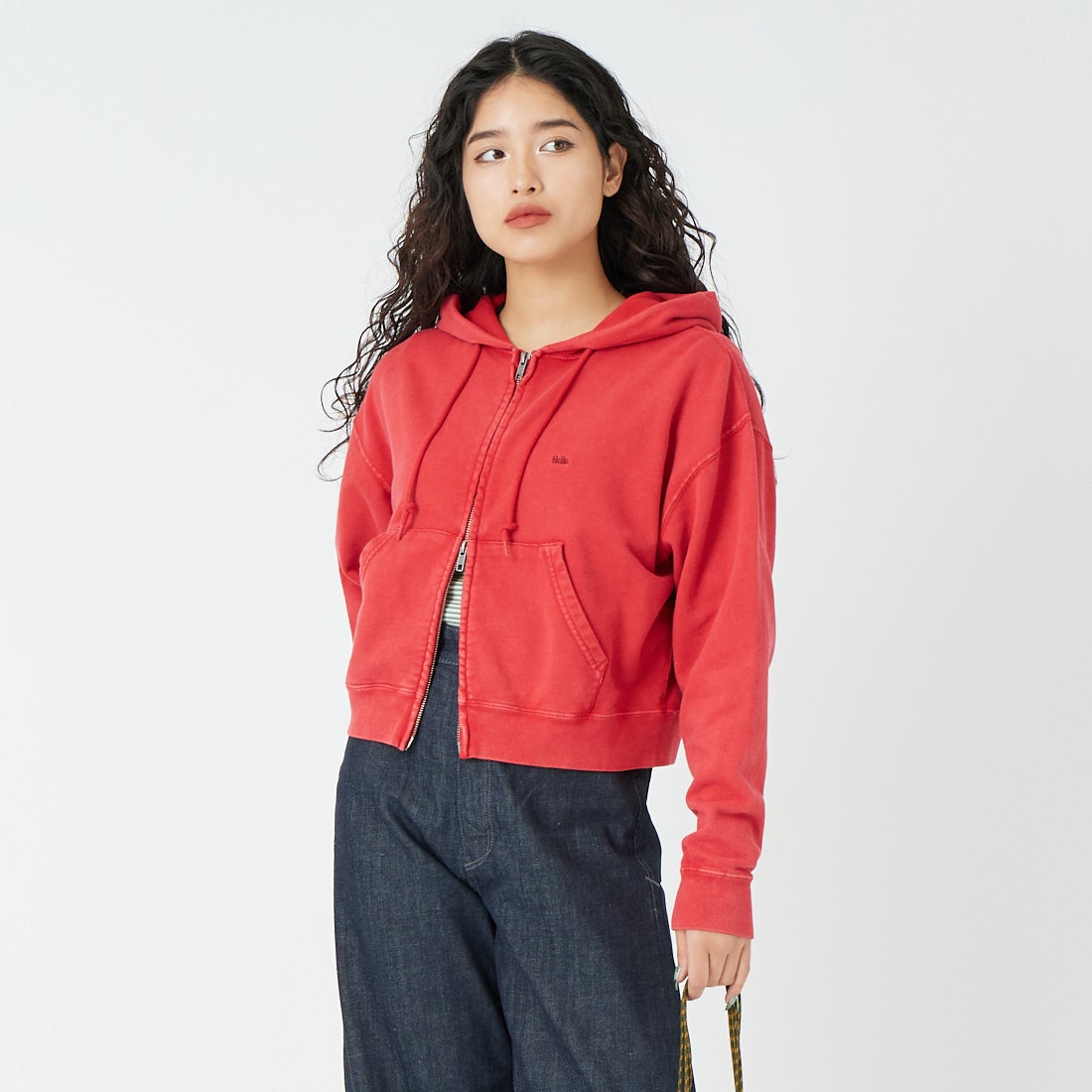 SCREEN STARS [スクリーンスターズ] 別注 HELLO ジップスウェットパーカー [2621-416IN-JF] RED &&モデル身長：162cm 着用サイズ：F&&