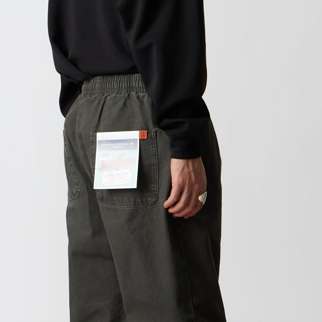UNIVERSAL OVERALL [ユニバーサルオーバーオール] 別注 シェフパンツ [U2613601IN-JF] CHARCOAL &&モデル身長：177cm 着用サイズ：L&&