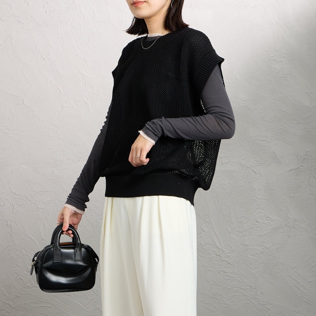 MARMARMAR [マーマーマー] メッシュショートベスト [1-820040] 99 BLACK &&モデル身長：160cm 着用サイズ：F&&