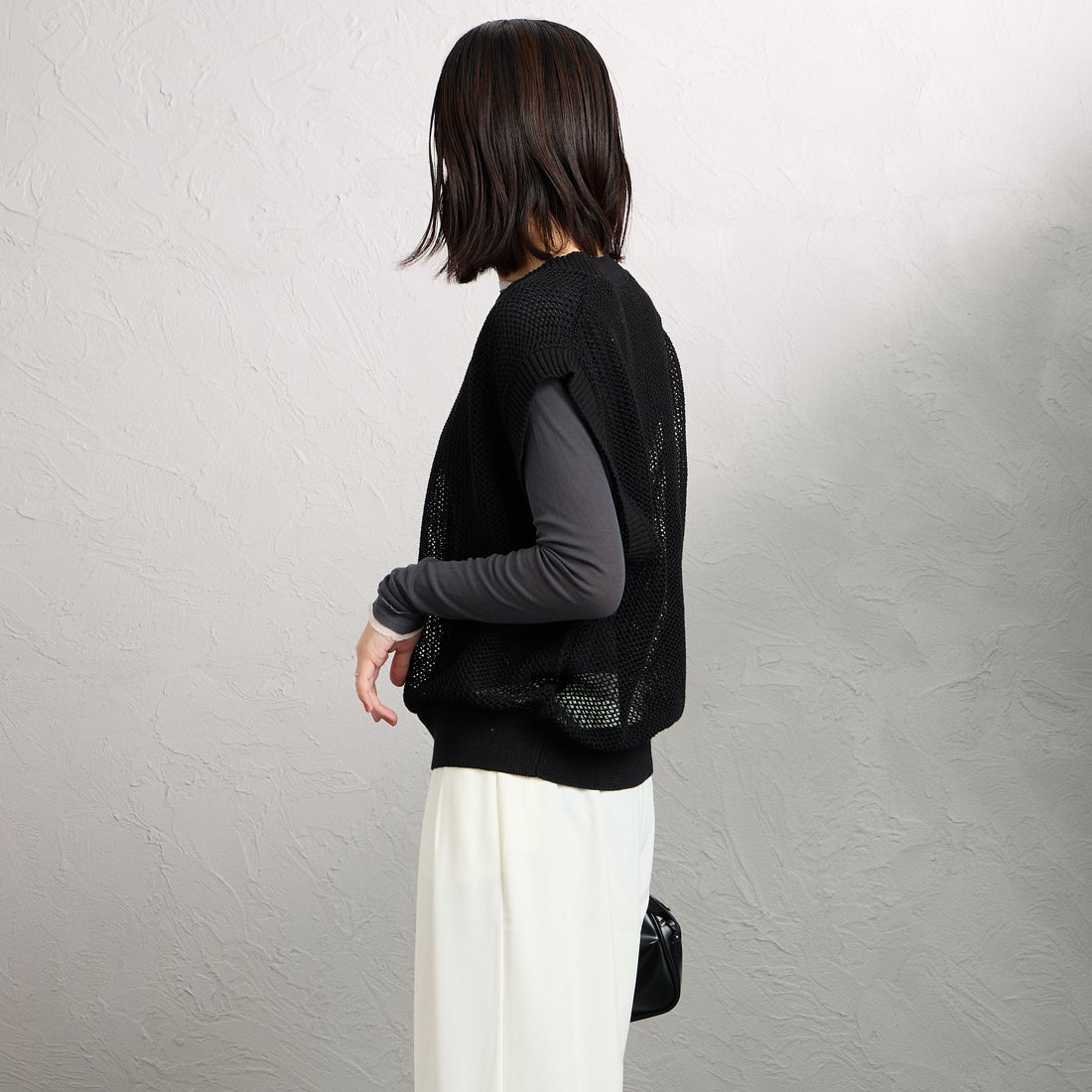 MARMARMAR [マーマーマー] メッシュショートベスト [1-820040] 99 BLACK &&モデル身長：160cm 着用サイズ：F&&