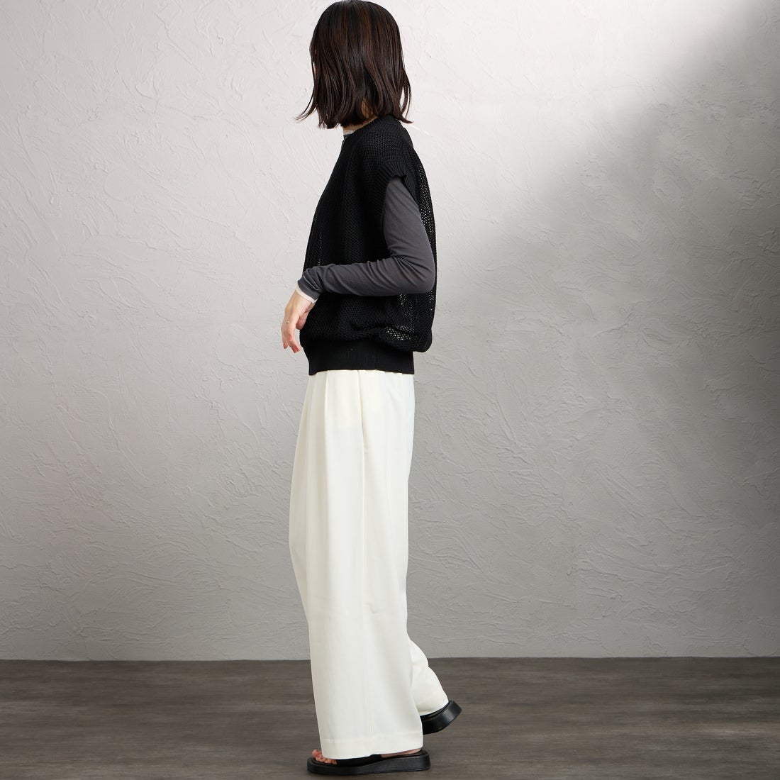 MARMARMAR [マーマーマー] メッシュショートベスト [1-820040] 99 BLACK &&モデル身長：160cm 着用サイズ：F&&