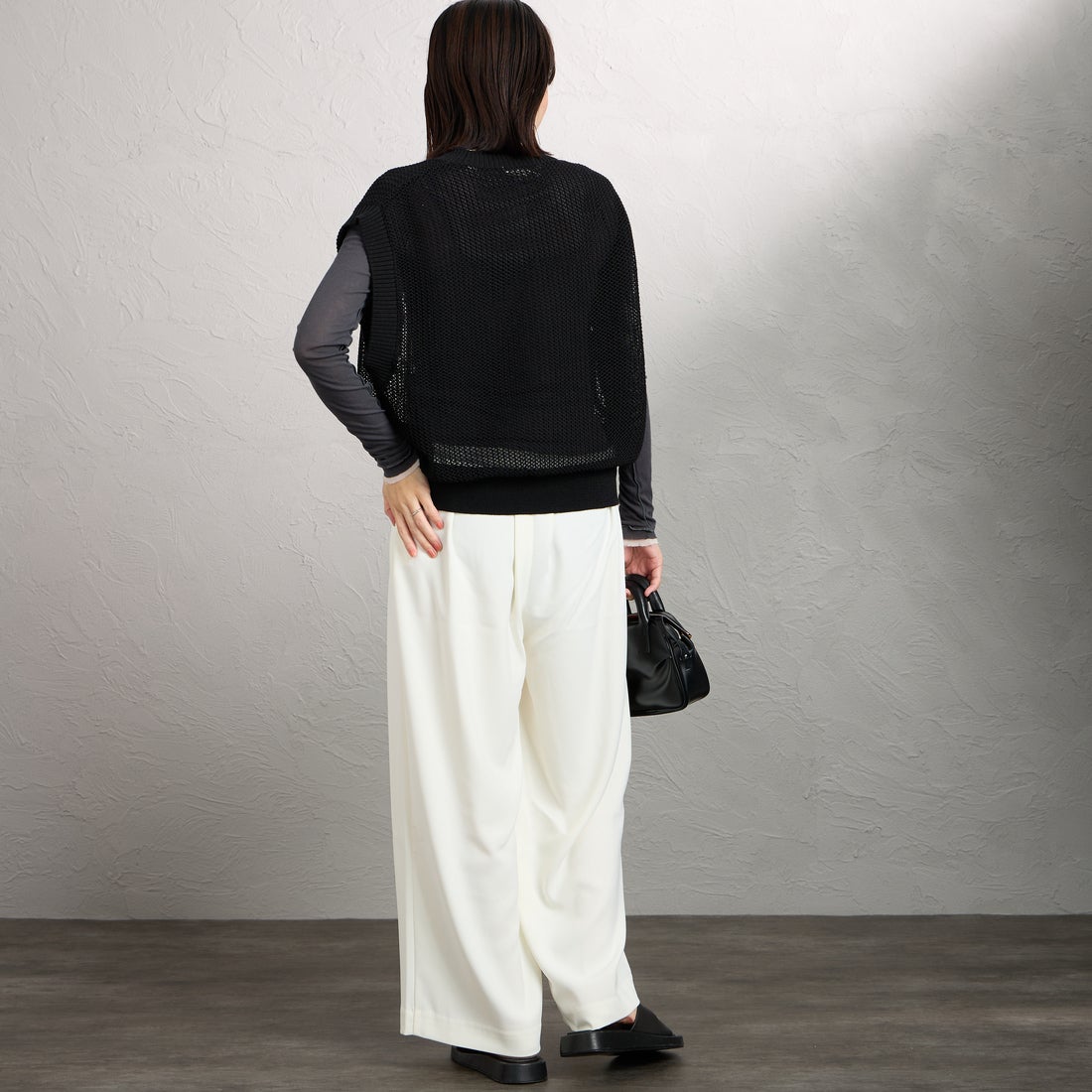 MARMARMAR [マーマーマー] メッシュショートベスト [1-820040] 99 BLACK &&モデル身長：160cm 着用サイズ：F&&