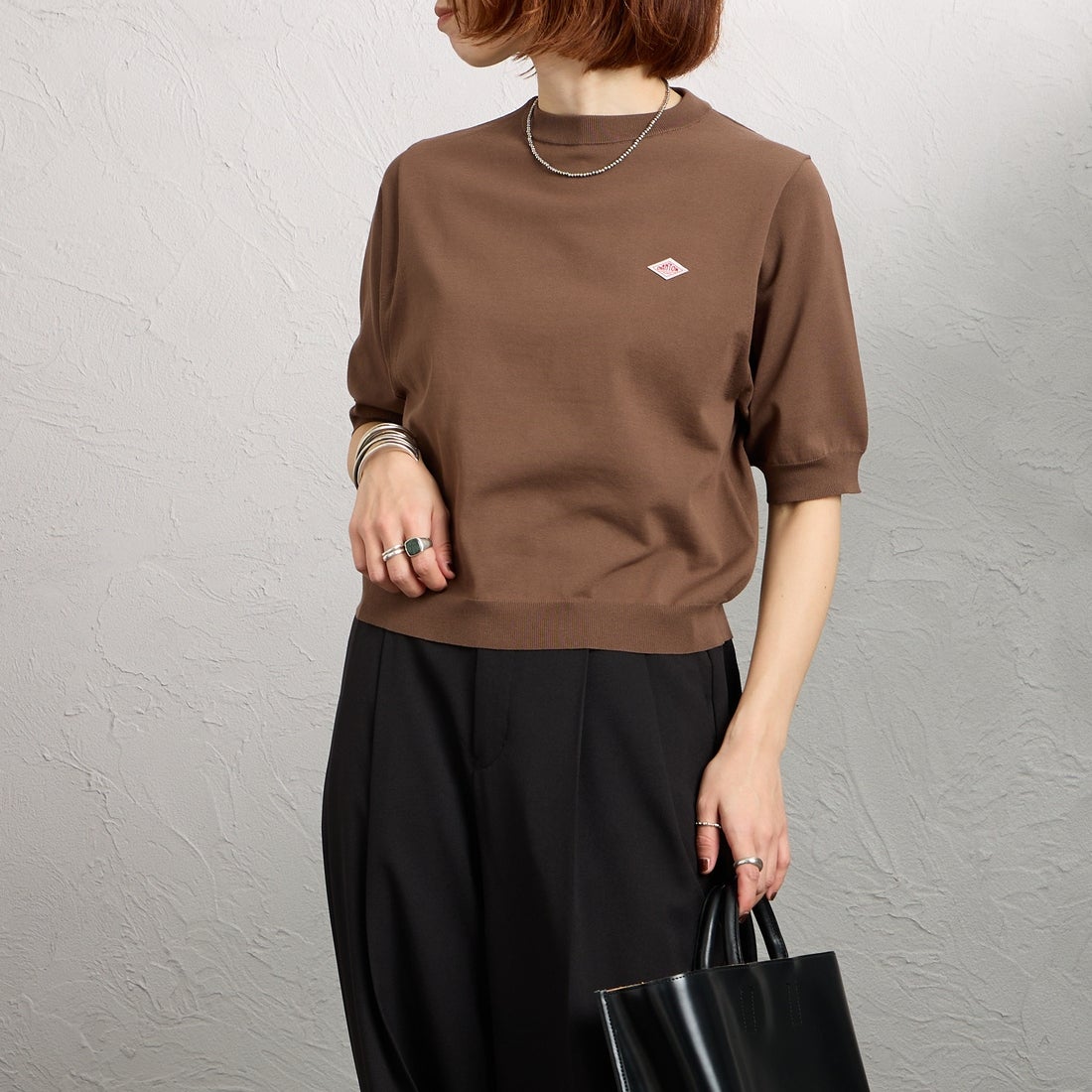 DANTON [ダントン] ハーフスリーブクルーネックニット [DT-D0135YSD] TAUPE &&モデル身長：158cm 着用サイズ：36&&