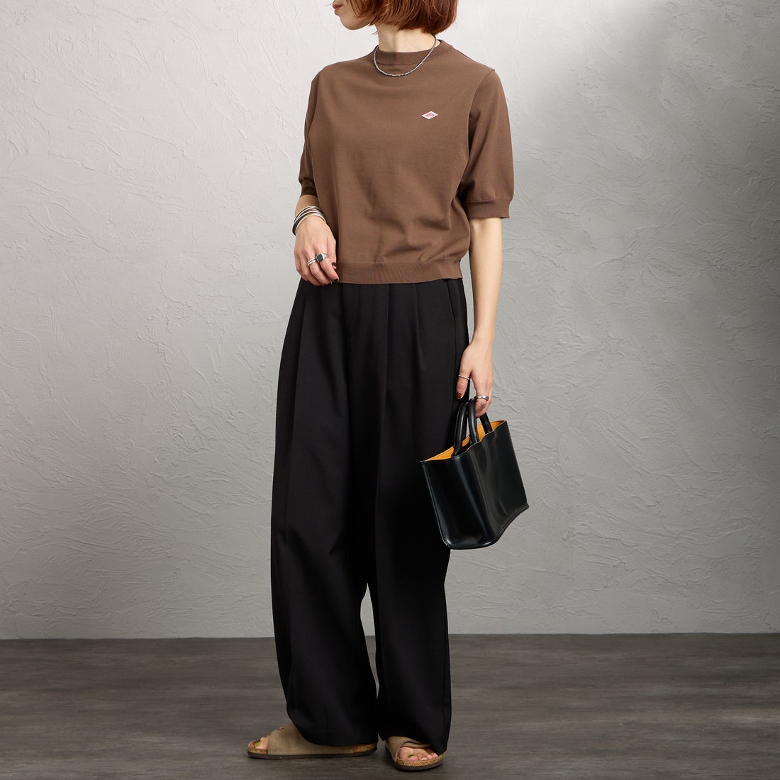 DANTON [ダントン] ハーフスリーブクルーネックニット [DT-D0135YSD] TAUPE &&モデル身長：158cm 着用サイズ：36&&