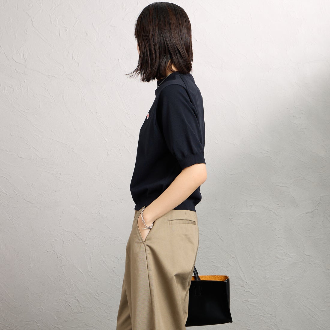 DANTON [ダントン] ハーフスリーブクルーネックニット [DT-D0135YSD] BLACK &&モデル身長：160cm 着用サイズ：36&&