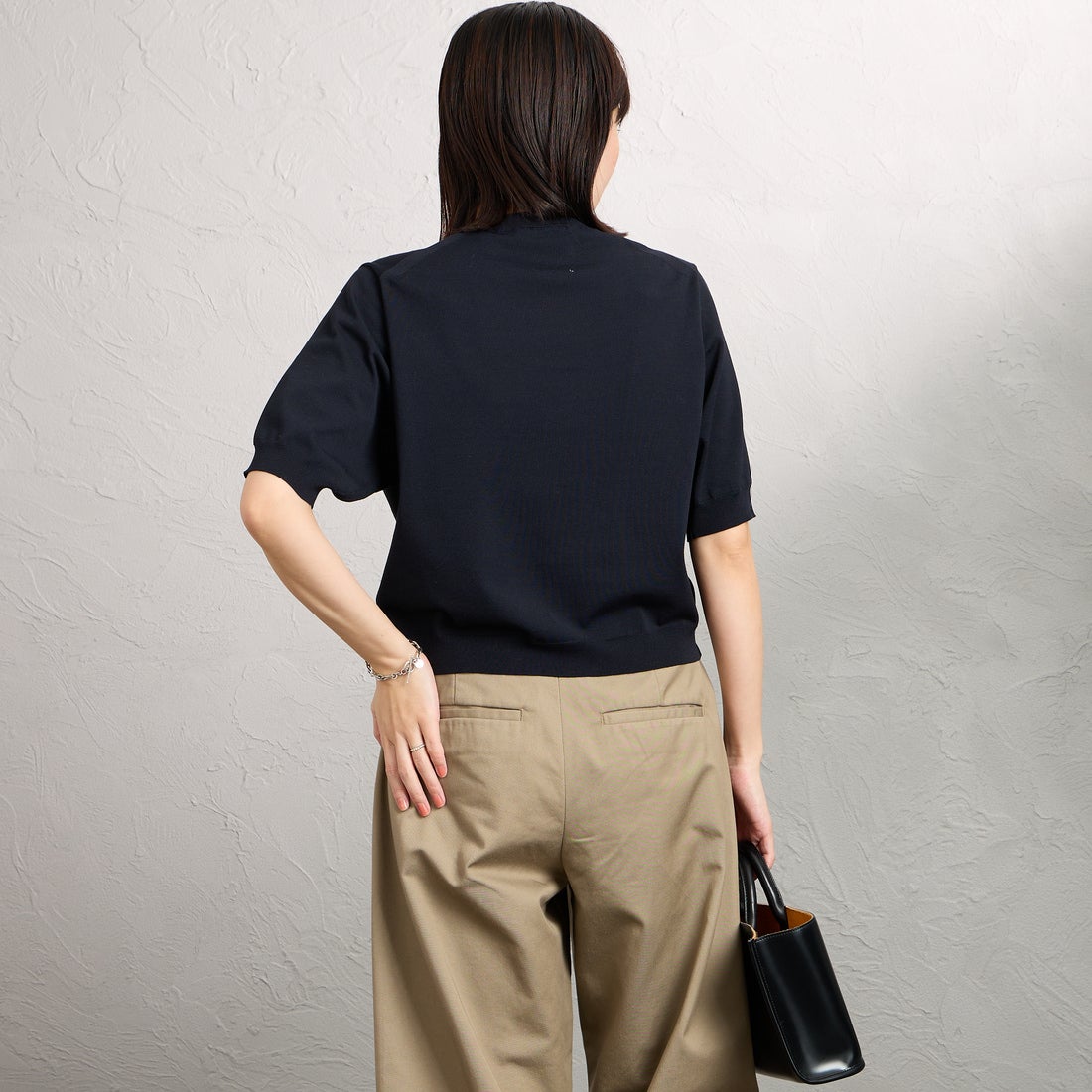 DANTON [ダントン] ハーフスリーブクルーネックニット [DT-D0135YSD] BLACK &&モデル身長：160cm 着用サイズ：36&&