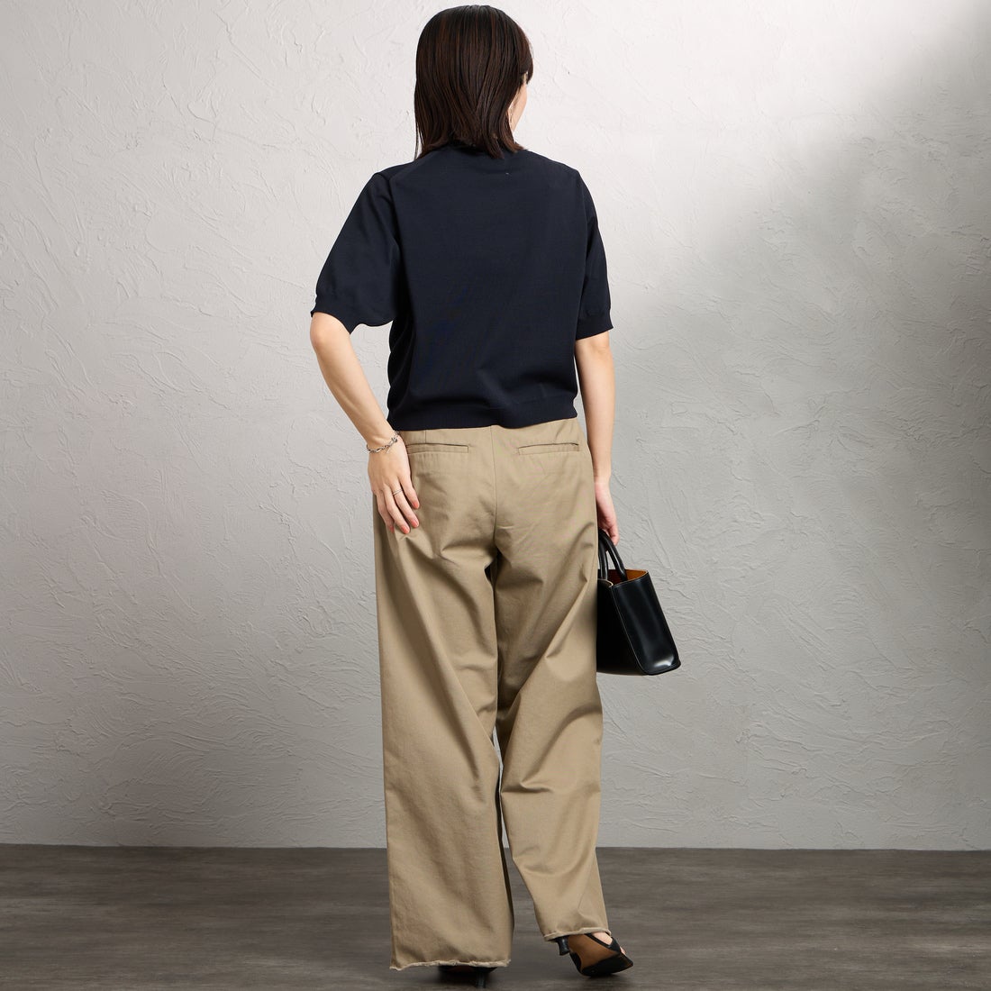 DANTON [ダントン] ハーフスリーブクルーネックニット [DT-D0135YSD] BLACK &&モデル身長：160cm 着用サイズ：36&&