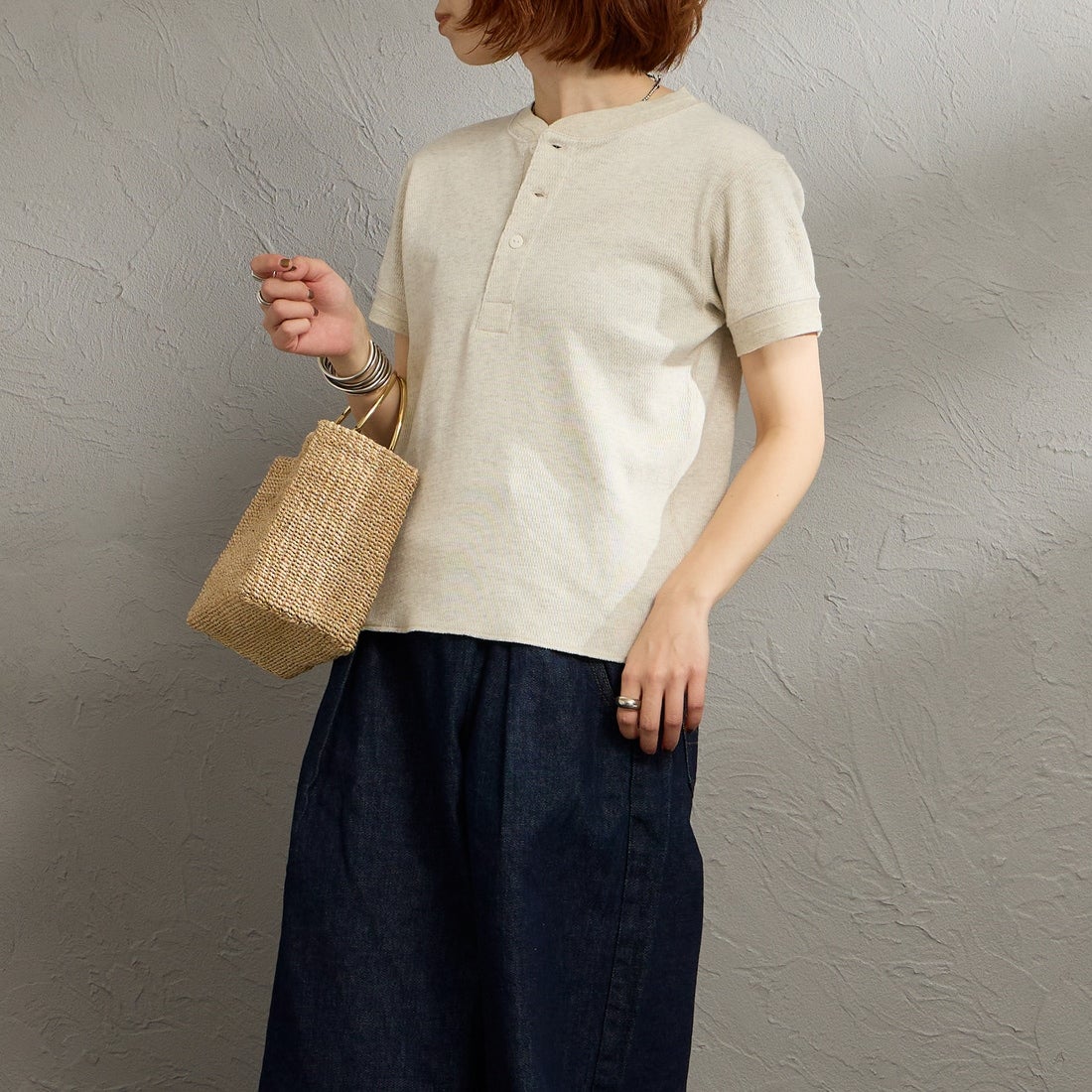 FAITH MILLS [フェイスミルズ] サーマルヘンリーネックTシャツ [FAITH-261-08] OATMEAL &&モデル身長：158cm 着用サイズ：M&&