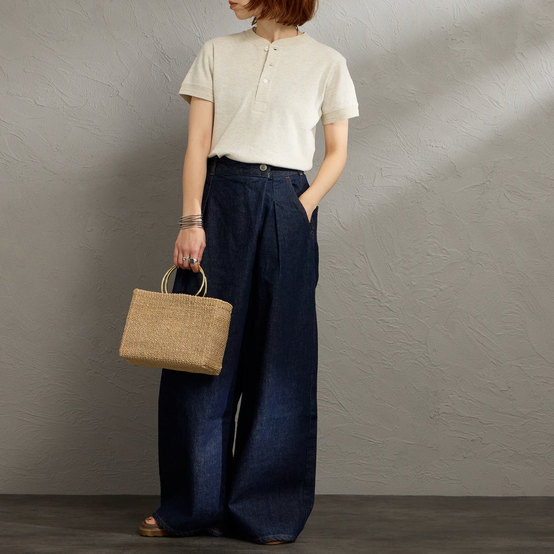 FAITH MILLS [フェイスミルズ] サーマルヘンリーネックTシャツ [FAITH-261-08] OATMEAL &&モデル身長：158cm 着用サイズ：M&&