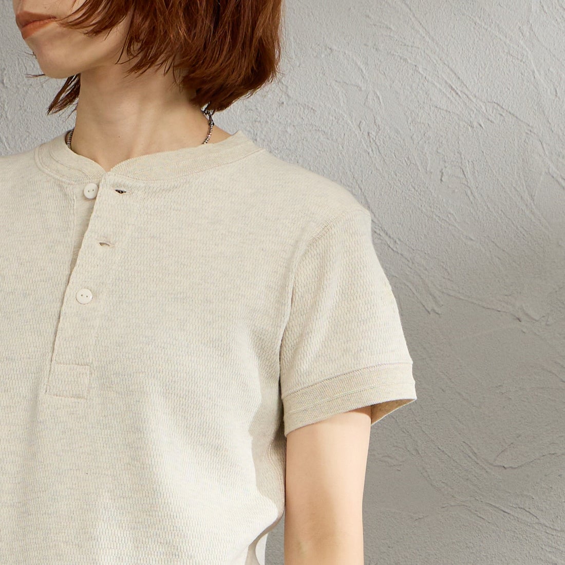 FAITH MILLS [フェイスミルズ] サーマルヘンリーネックTシャツ [FAITH-261-08] OATMEAL &&モデル身長：158cm 着用サイズ：M&&