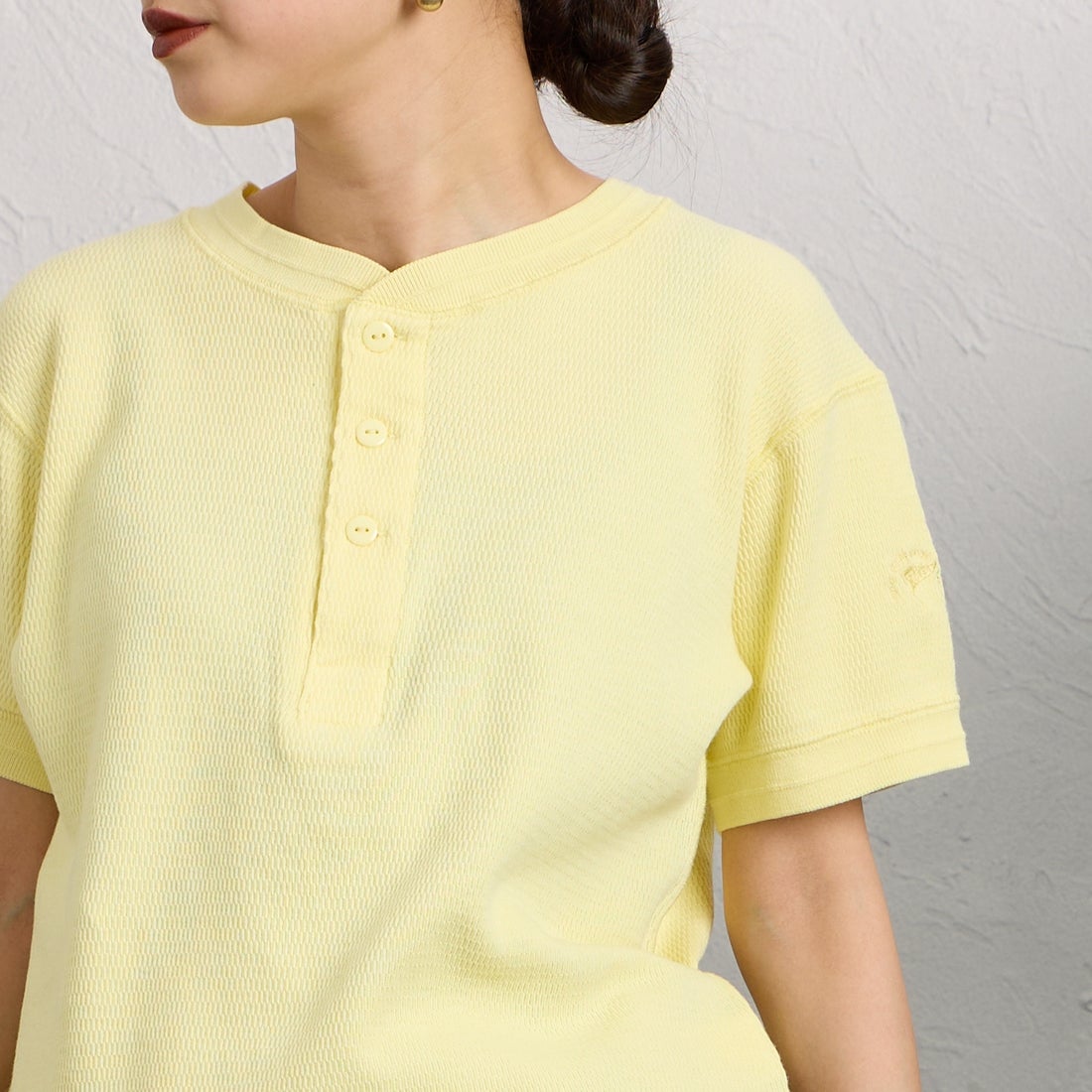 FAITH MILLS [フェイスミルズ] サーマルヘンリーネックTシャツ [FAITH-261-08] LEMON &&モデル身長：150cm 着用サイズ：M&&