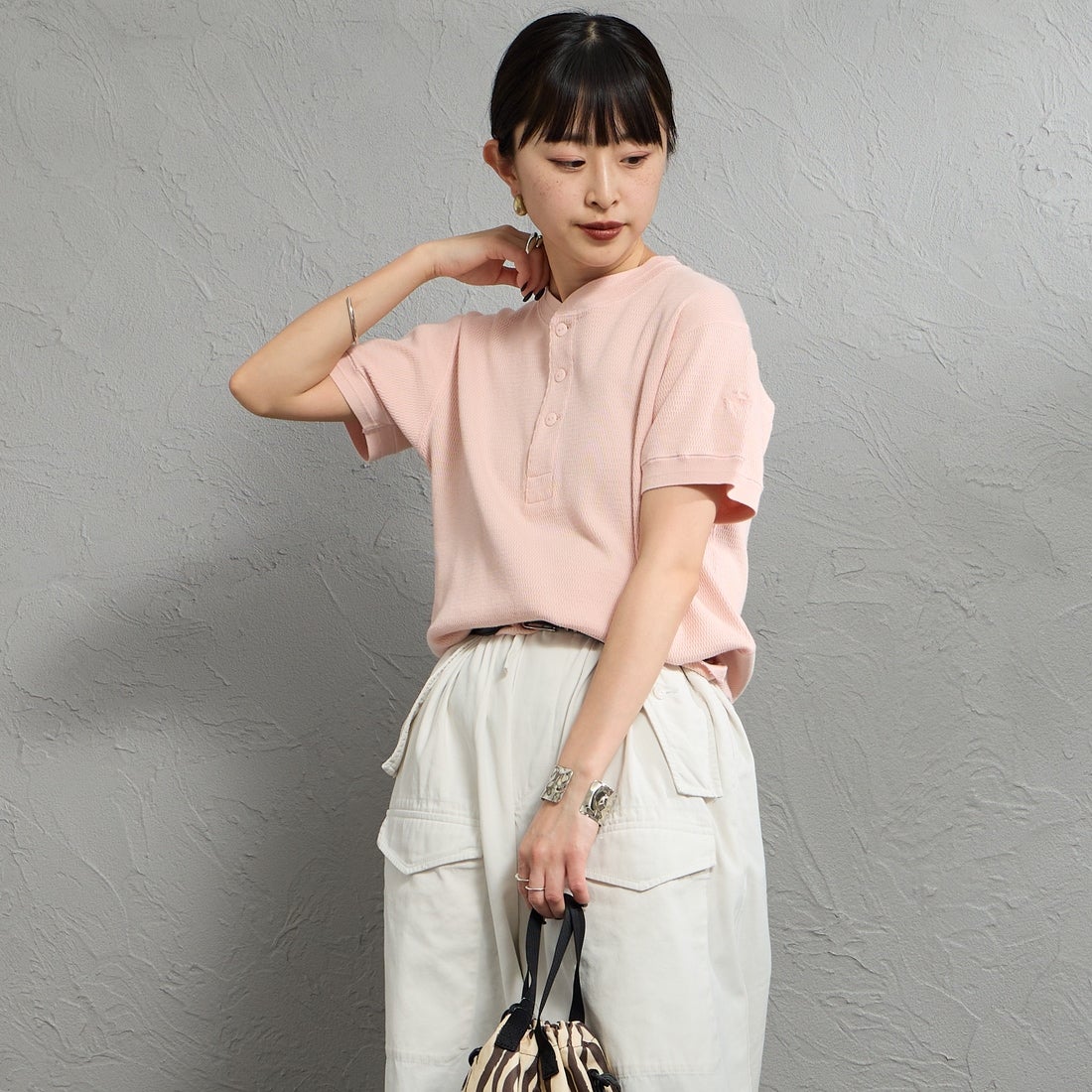 FAITH MILLS [フェイスミルズ] サーマルヘンリーネックTシャツ [FAITH-261-08] B.PINK &&モデル身長：150cm 着用サイズ：M&&