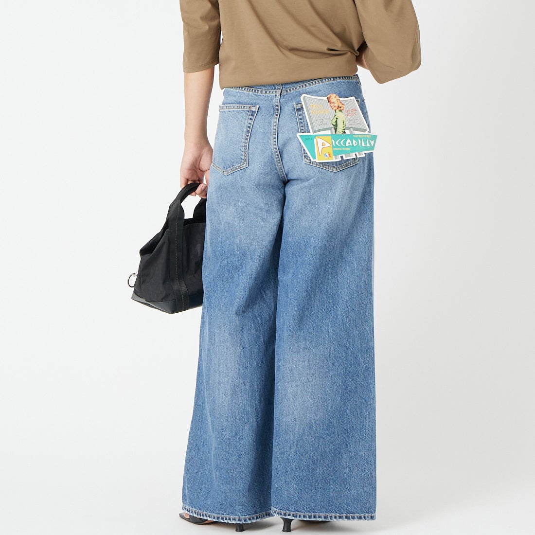 PICCADILLY [ピカデリー] ROMY ワイドストレートデニム [PC261-252023] BLUE &&モデル身長：162cm 着用サイズ：25&&