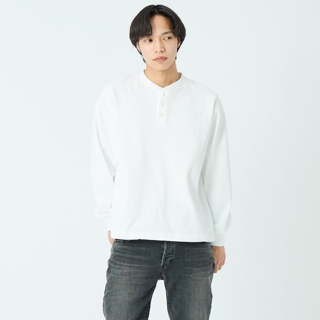 SLICK [スリック] テックサーマル ドローストリングヘンリーネックTシャツ [5130211] 900 WHITE &&モデル身長：179cm 着用サイズ：1&&