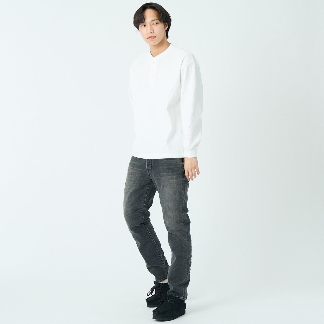 SLICK [スリック] テックサーマル ドローストリングヘンリーネックTシャツ [5130211] 900 WHITE &&モデル身長：179cm 着用サイズ：1&&