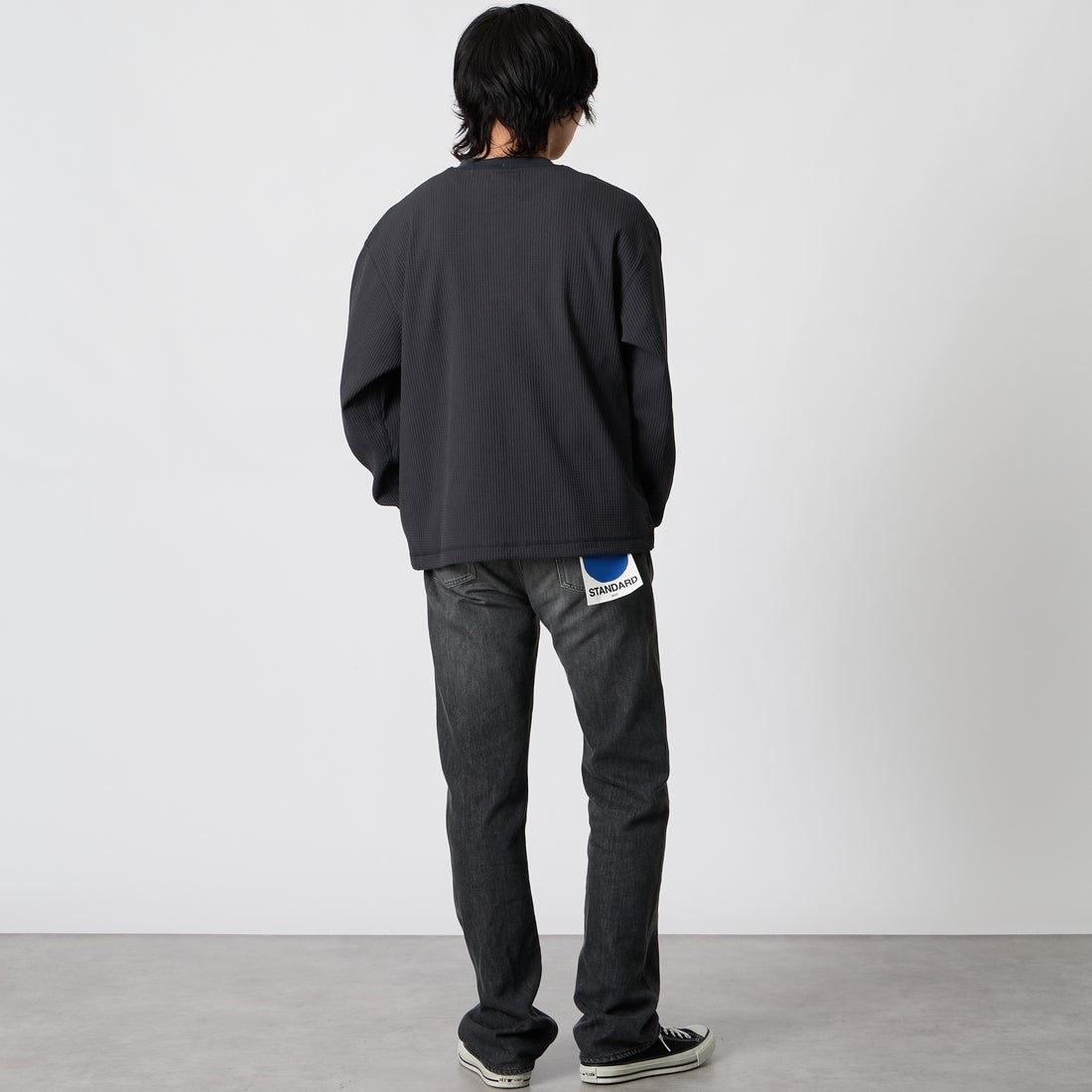 SLICK [スリック] テックサーマル ドローストリングヘンリーネックTシャツ [5130211] 720 COAL B &&モデル身長：177cm 着用サイズ：1&&