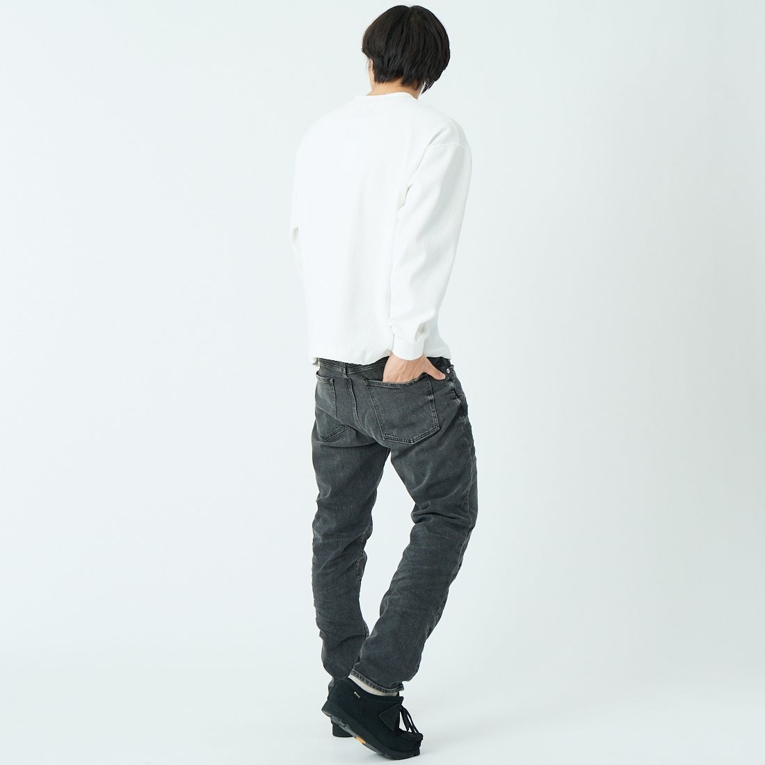SLICK [スリック] テックサーマル ドローストリングヘンリーネックTシャツ [5130211] 900 WHITE &&モデル身長：179cm 着用サイズ：1&&