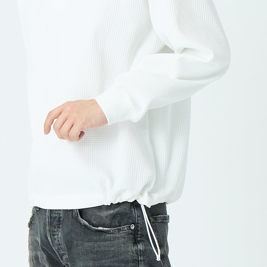 SLICK [スリック] テックサーマル ドローストリングヘンリーネックTシャツ [5130211] 900 WHITE &&モデル身長：179cm 着用サイズ：1&&