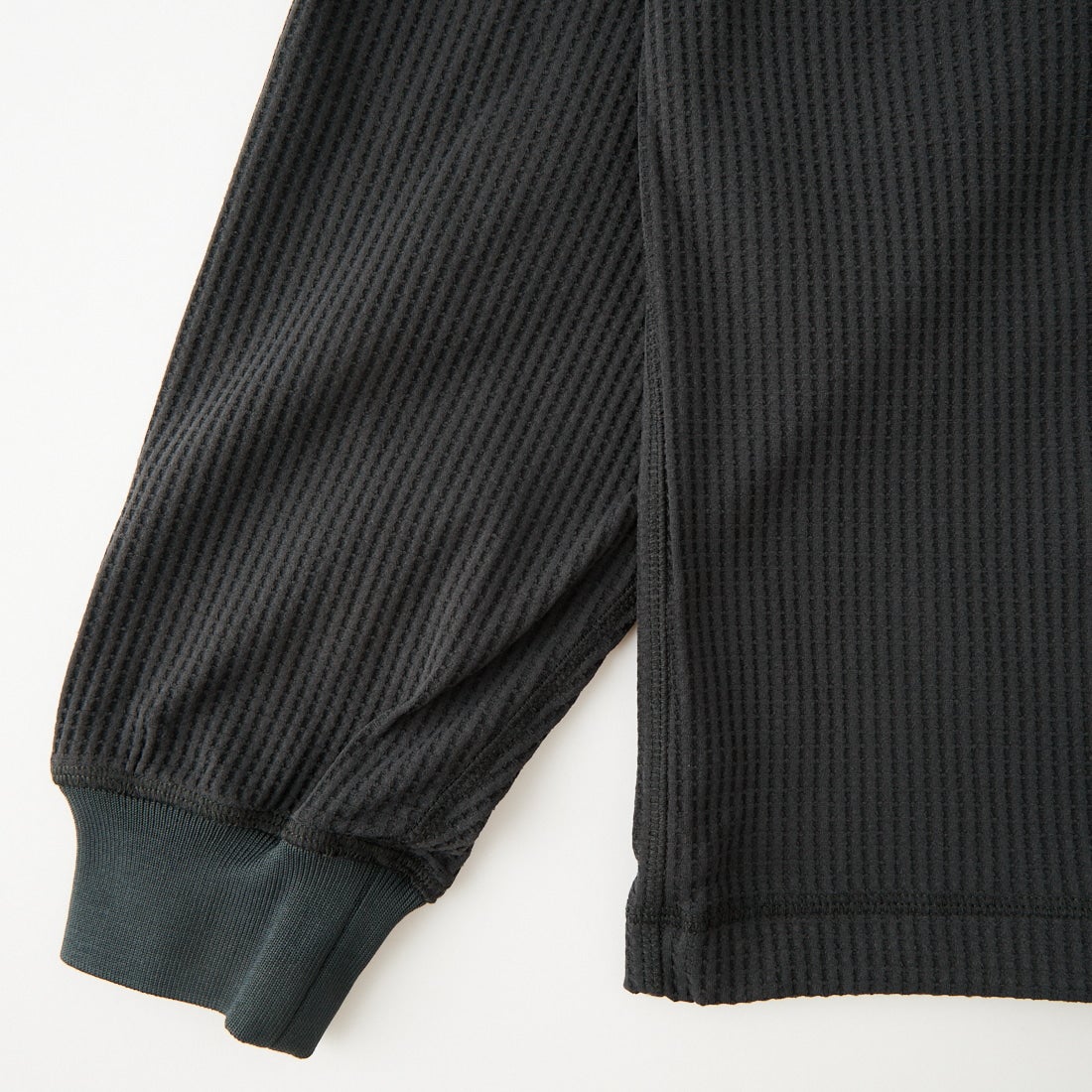 SLICK [スリック] テックサーマル ドローストリングヘンリーネックTシャツ [5130211] 720 COAL B