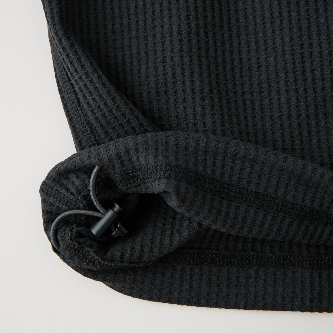 SLICK [スリック] テックサーマル ドローストリングヘンリーネックTシャツ [5130211] 720 COAL B