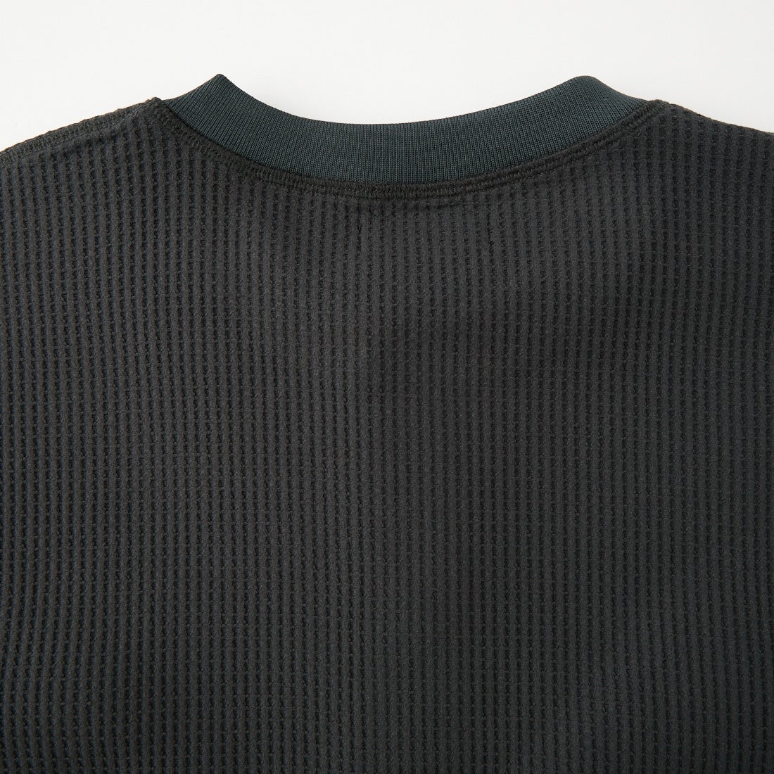 SLICK [スリック] テックサーマル ドローストリングヘンリーネックTシャツ [5130211] 720 COAL B