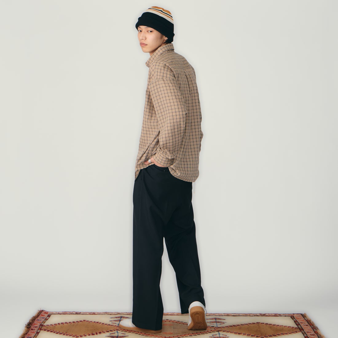 Dickies [ディッキーズ] 別注 グランパパンツ [261M40IN01-JF] BLACK &&モデル身長：179cm 着用サイズ：L&&