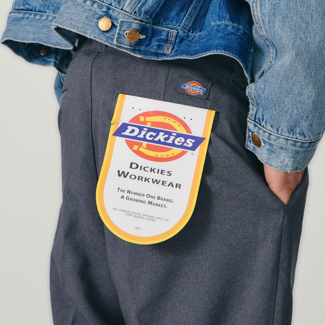 Dickies [ディッキーズ] 別注 グランパパンツ [261M40IN01-JF] GRAY &&モデル身長：179cm 着用サイズ：L&&