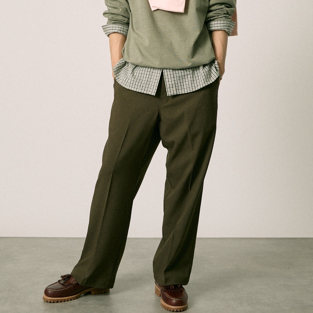 Dickies [ディッキーズ] 別注 グランパパンツ [261M40IN01-JF] CHARCOAL &&モデル身長：177cm 着用サイズ：L&&
