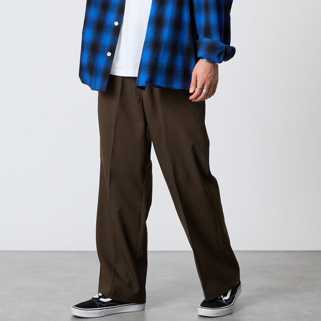Dickies [ディッキーズ] 別注 グランパパンツ [261M40IN01-JF] CHARCOAL &&モデル身長：177cm 着用サイズ：M&&