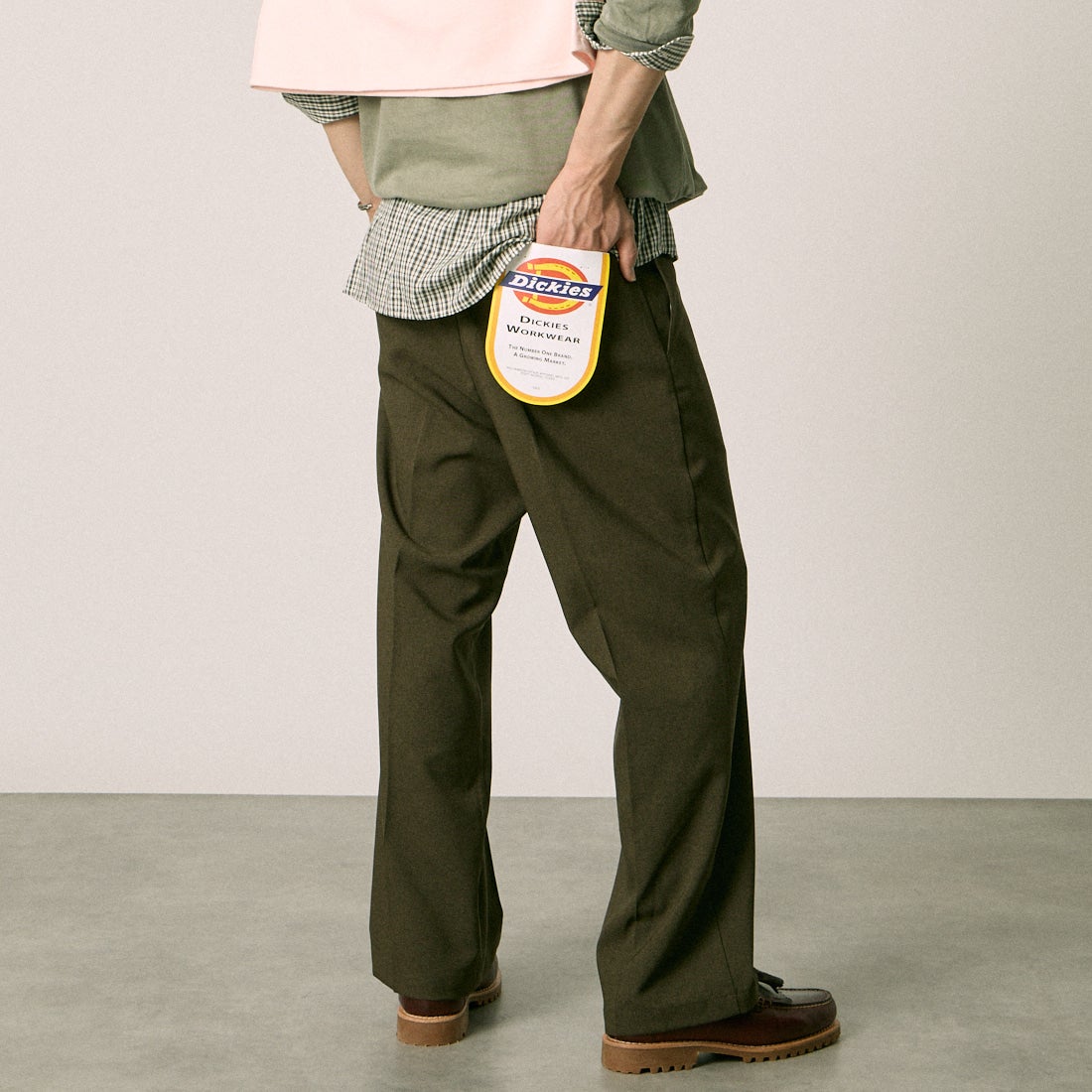 Dickies [ディッキーズ] 別注 グランパパンツ [261M40IN01-JF] CHARCOAL &&モデル身長：177cm 着用サイズ：L&&