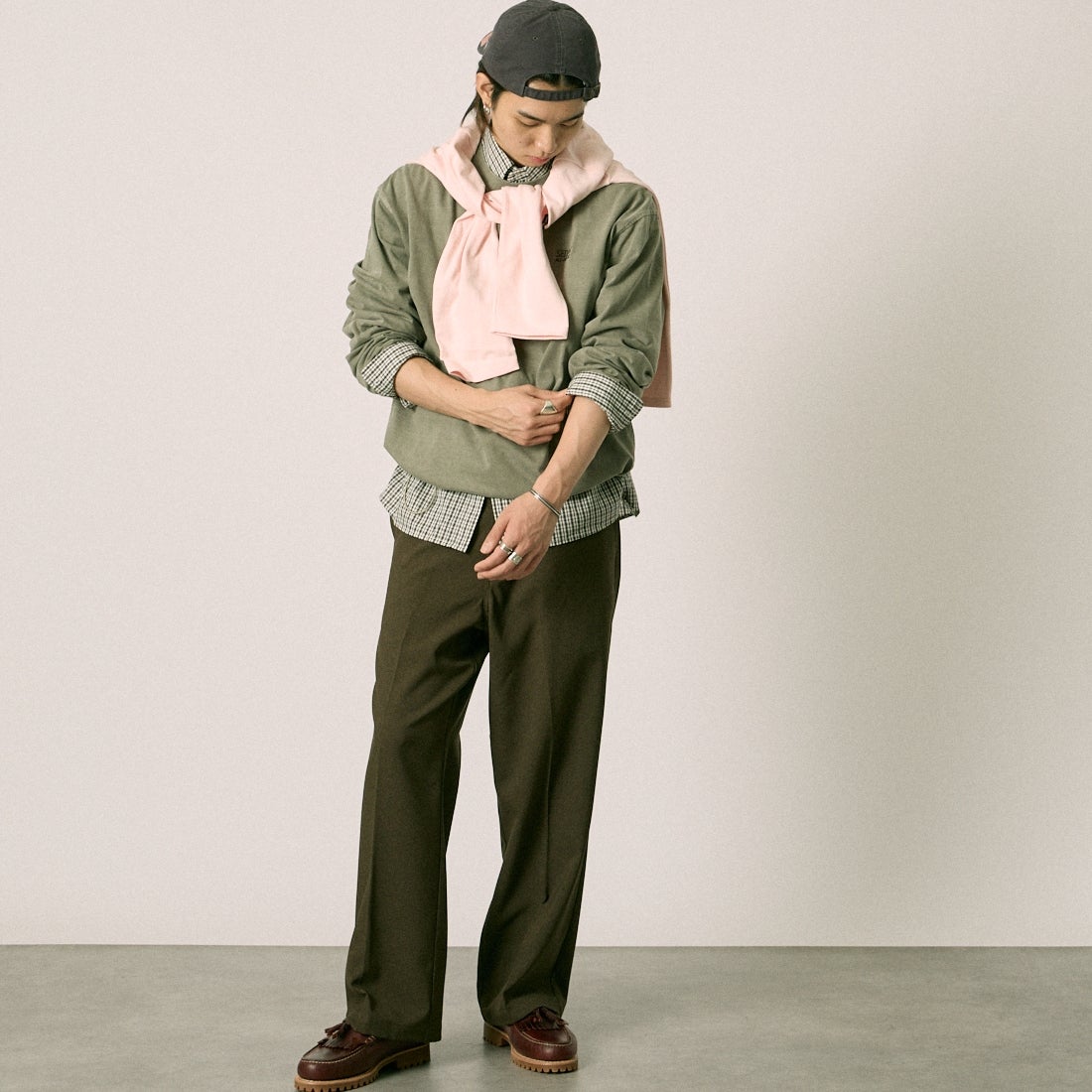 Dickies [ディッキーズ] 別注 グランパパンツ [261M40IN01-JF] CHARCOAL &&モデル身長：177cm 着用サイズ：L&&