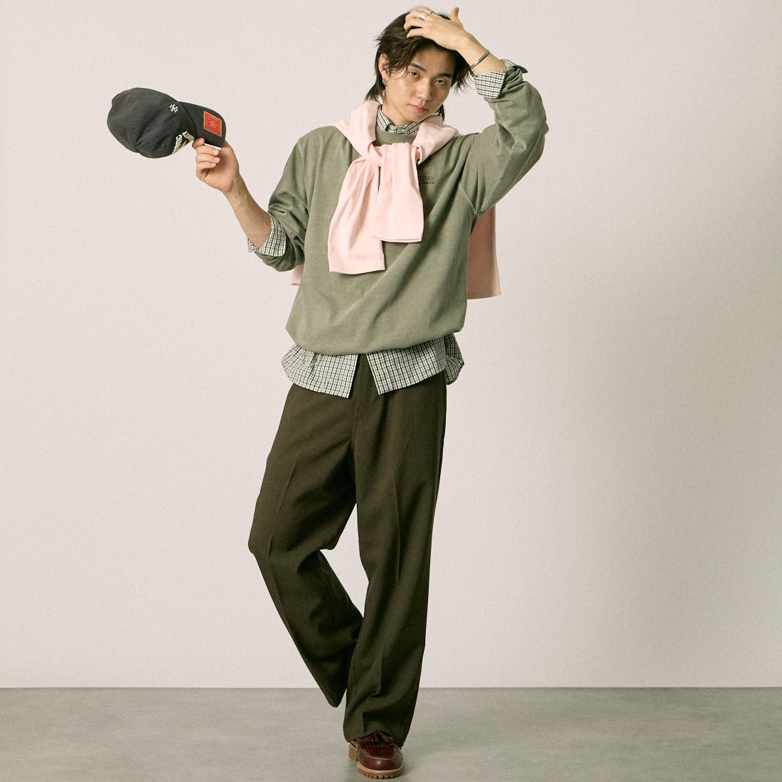 Dickies [ディッキーズ] 別注 グランパパンツ [261M40IN01-JF] CHARCOAL &&モデル身長：177cm 着用サイズ：L&&