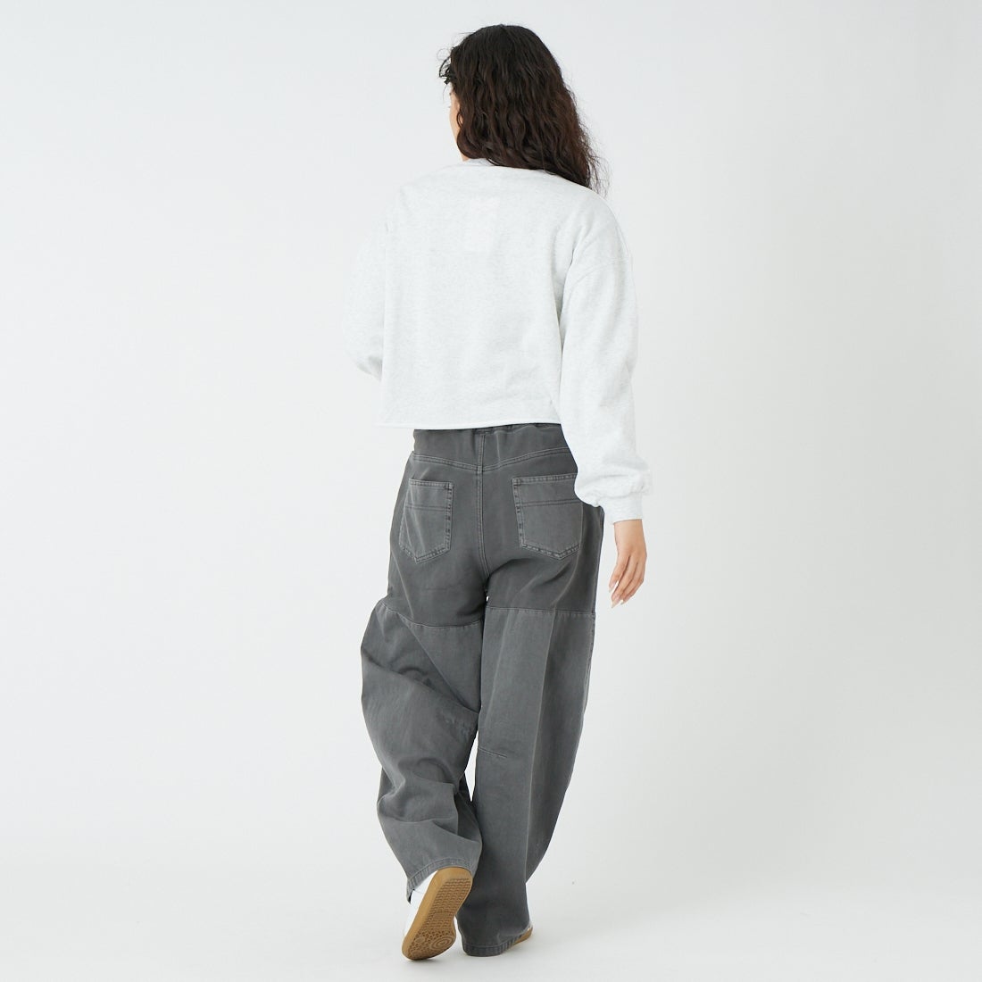 NIKE [ナイキ] ウィメンズ オーバーサイズド フレンチテリークルーネックスウェット [IF0229] 051 BIRCH &&モデル身長：162cm 着用サイズ：M&&