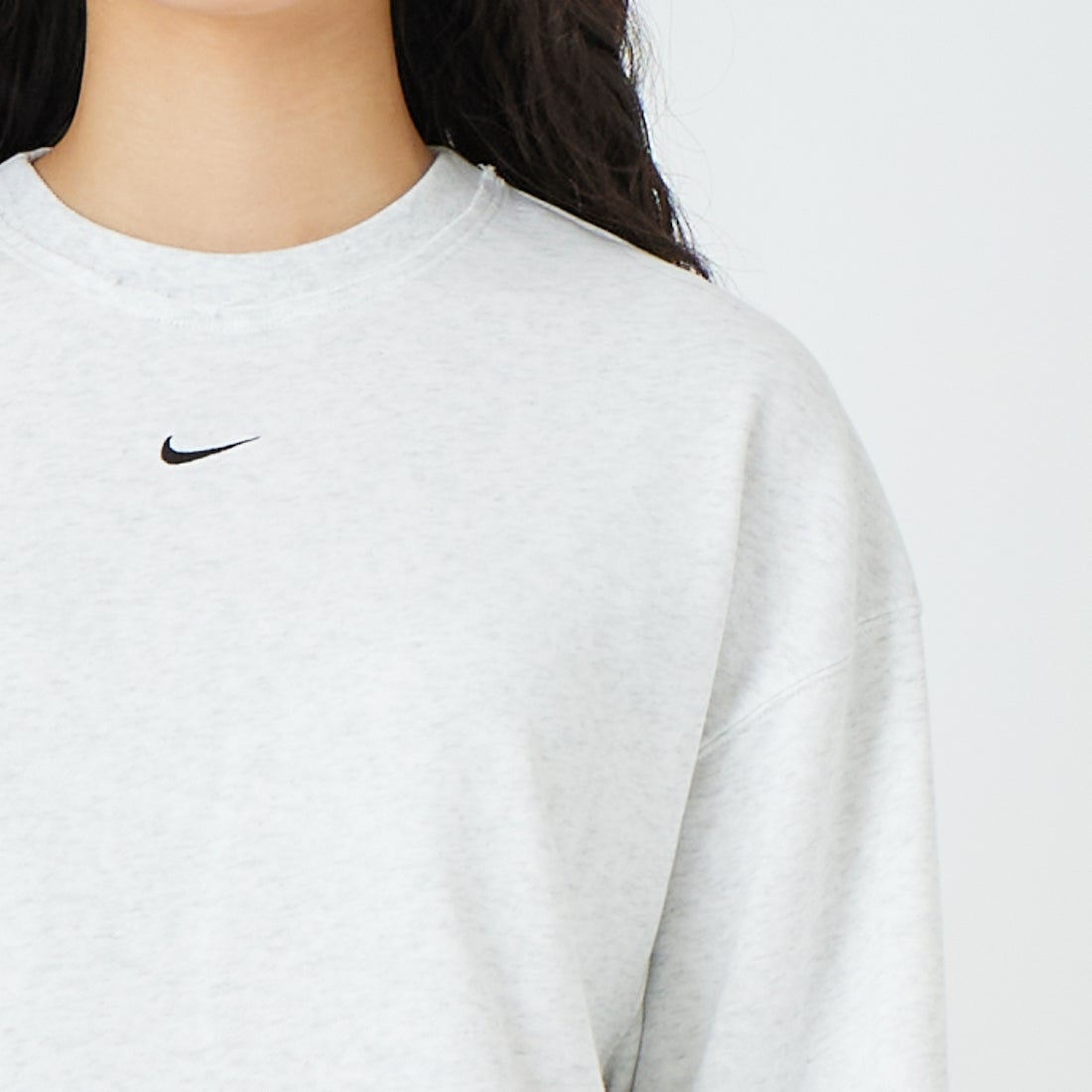 NIKE [ナイキ] ウィメンズ オーバーサイズド フレンチテリークルーネックスウェット [IF0229] 051 BIRCH &&モデル身長：162cm 着用サイズ：M&&