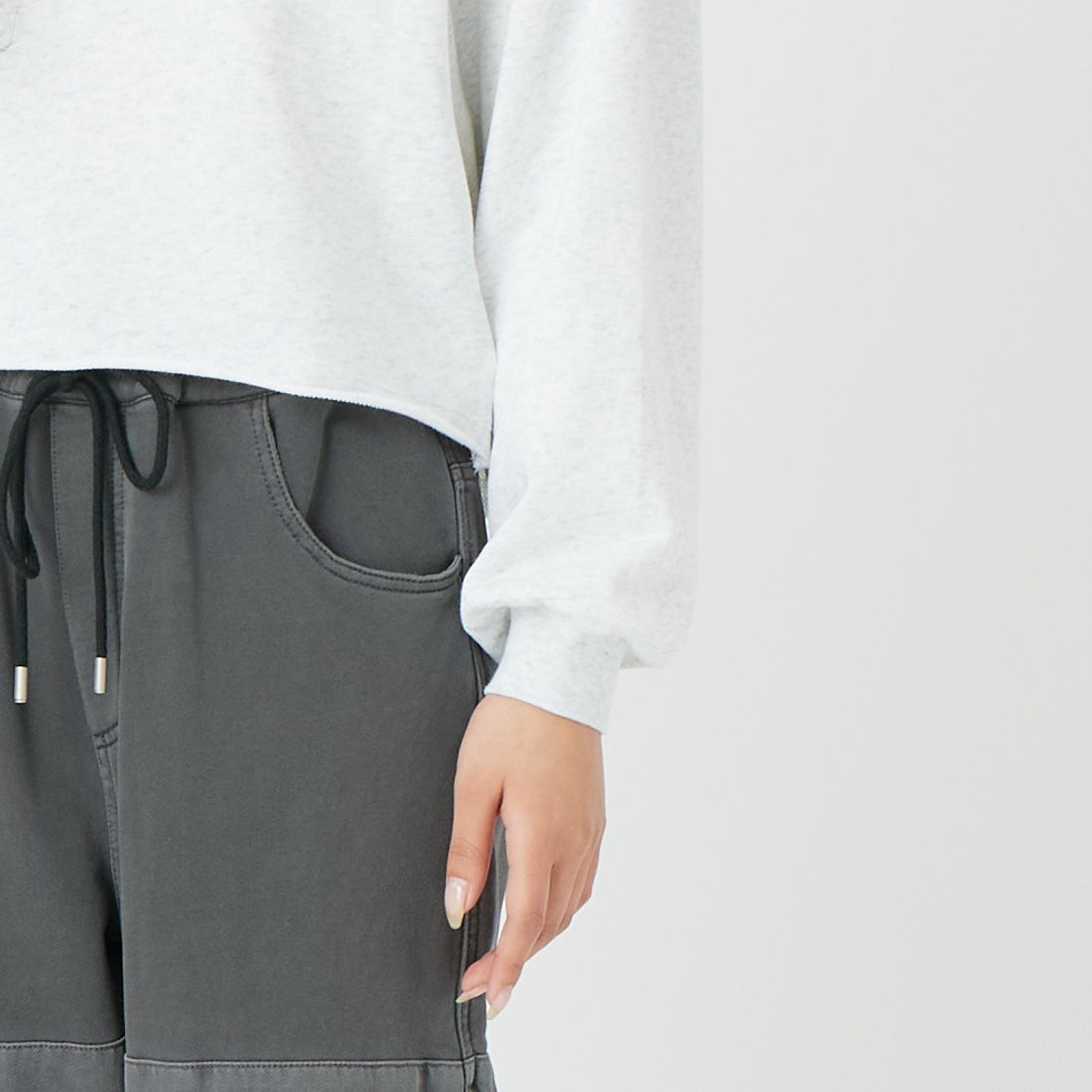 NIKE [ナイキ] ウィメンズ オーバーサイズド フレンチテリークルーネックスウェット [IF0229] 051 BIRCH &&モデル身長：162cm 着用サイズ：M&&