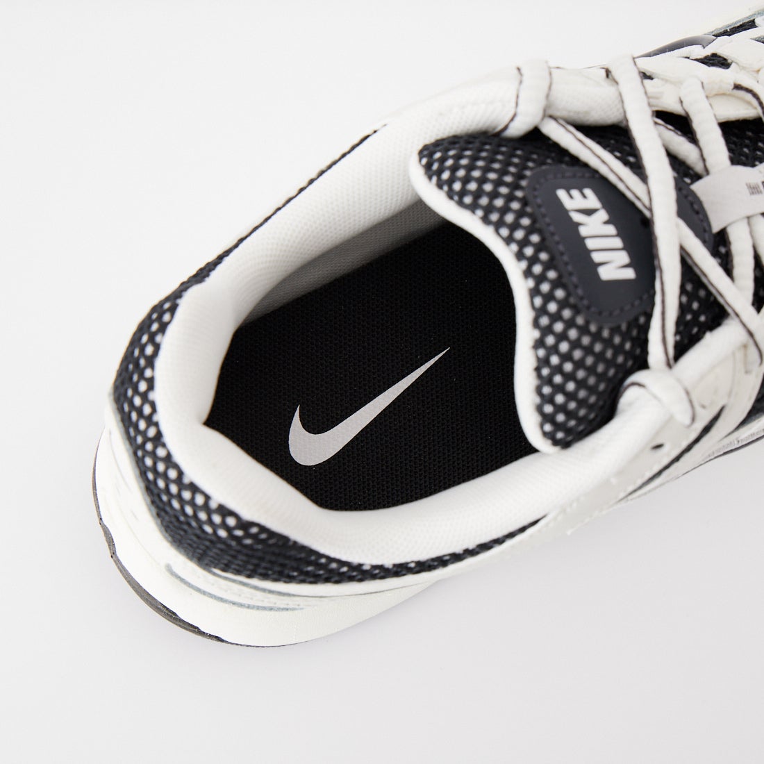 NIKE [ナイキ] P-6000 スニーカー [IO8711] 101 SAIL/O