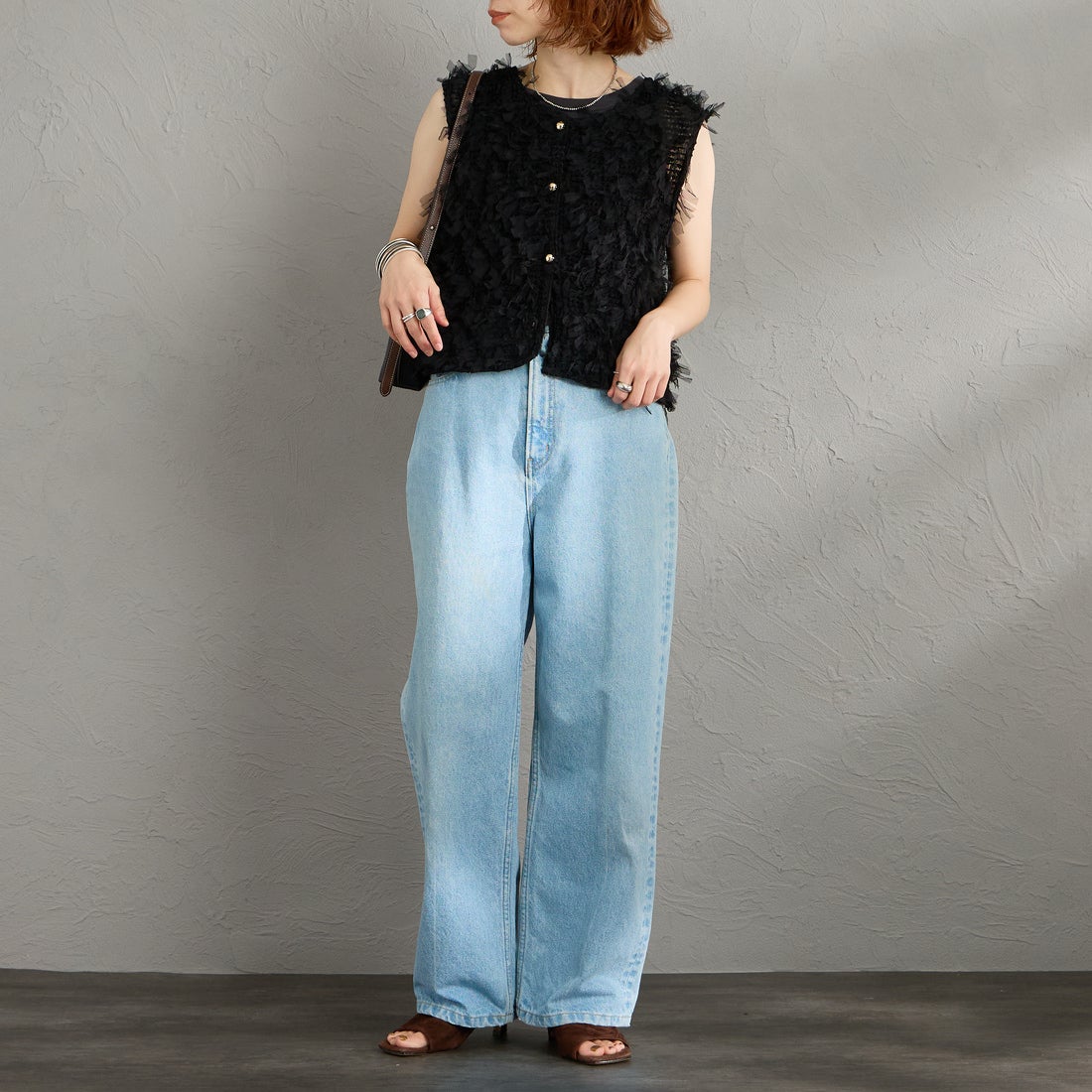 Maison de L'allure [メゾン ドゥ ラリュール] マルチWAYリボンチュールベスト [M26312012] 09 BLACK &&モデル身長：158cm 着用サイズ：F&&