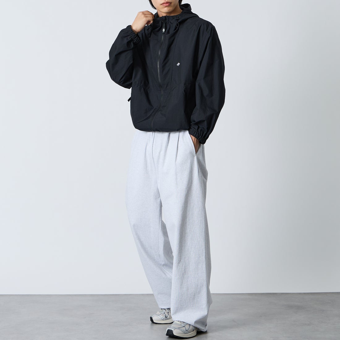 DANTON [ダントン] フーデッドショートジャケット [DT-A0675SNY] BLACK &&モデル身長：179cm 着用サイズ：L&&