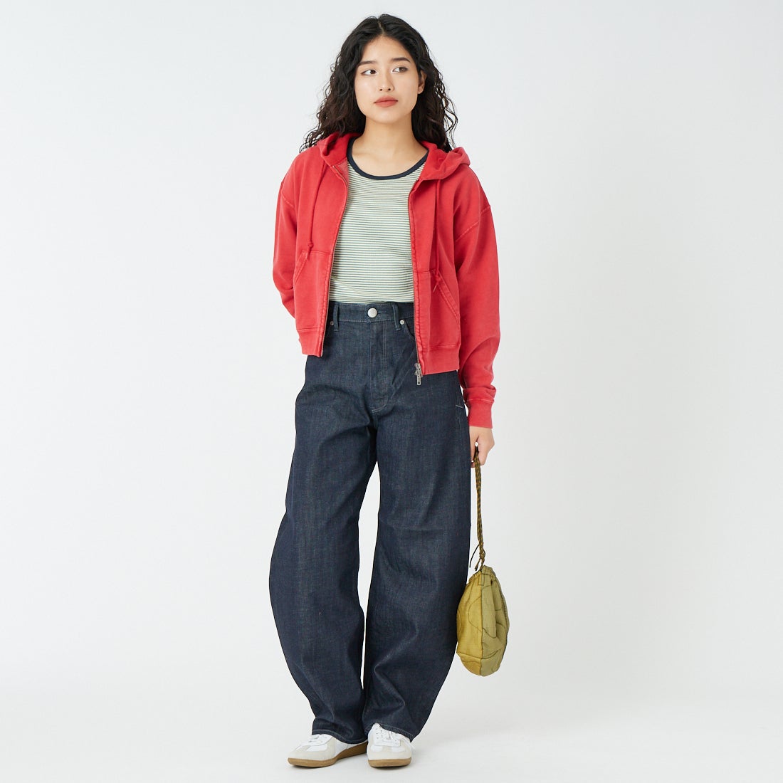 YANUK [ヤヌーク] LAURA カーブテーパードデニム [57162060] OWI &&モデル身長：162cm 着用サイズ：24&&